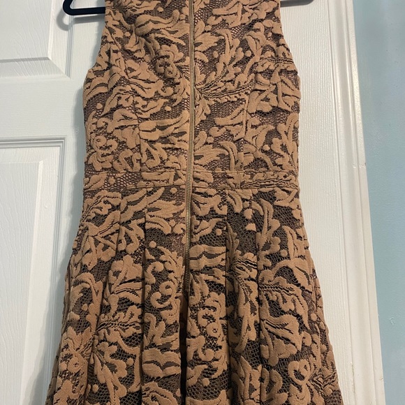Size small dress from Marciano. Never worn. - Picture 2 of 4